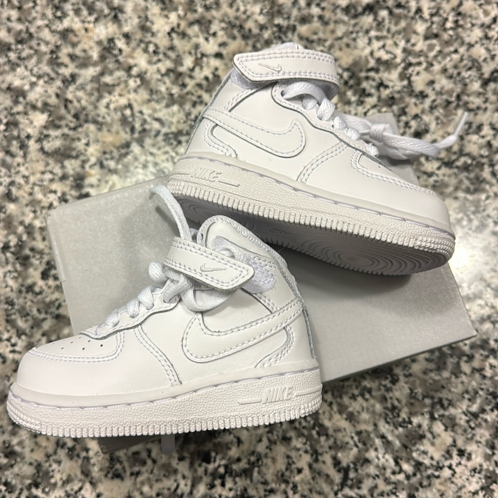 Nike Air Force 1